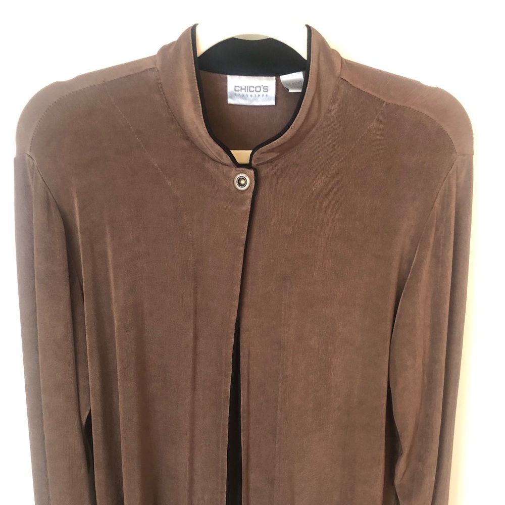 Chico’s long sleeve coco jacket w/black trim.